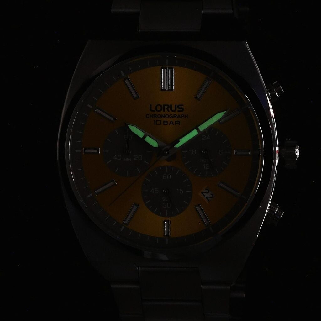 Lorus Analoog kwartshorloge voor heren, met metalen armband
