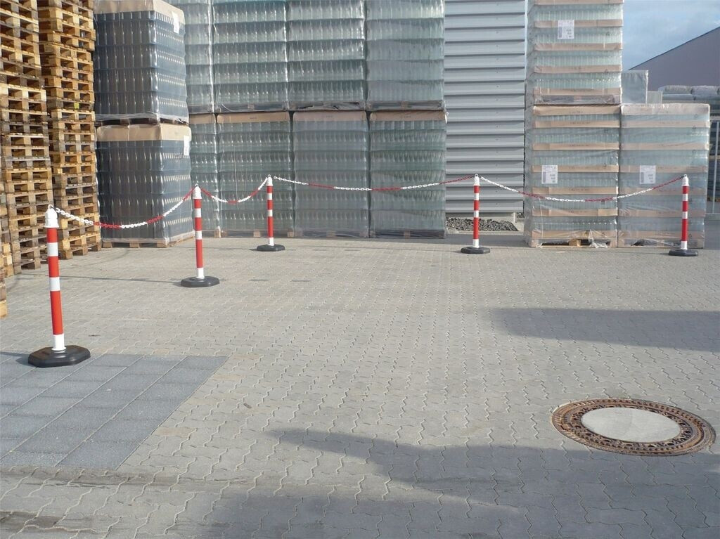 Jungheinrich Jungheinrich Chain post red/white Ø 63 mm 1000 mm with eyelet (12403ZR) - side view