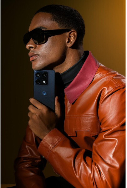 Motorola Signature PANTONE Carbon, Bild 15