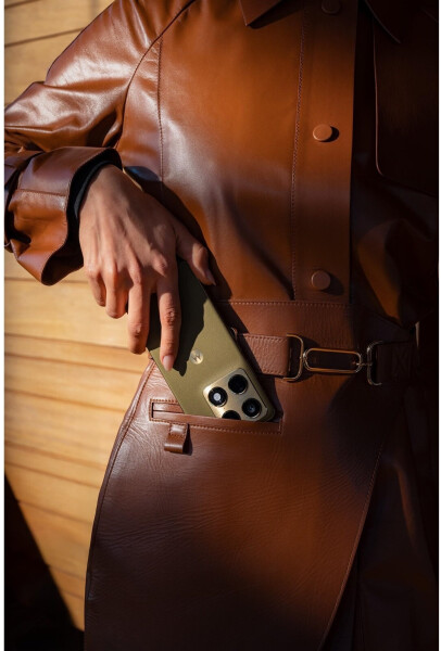 Motorola Signature PANTONE Martini Olive, Bild 14