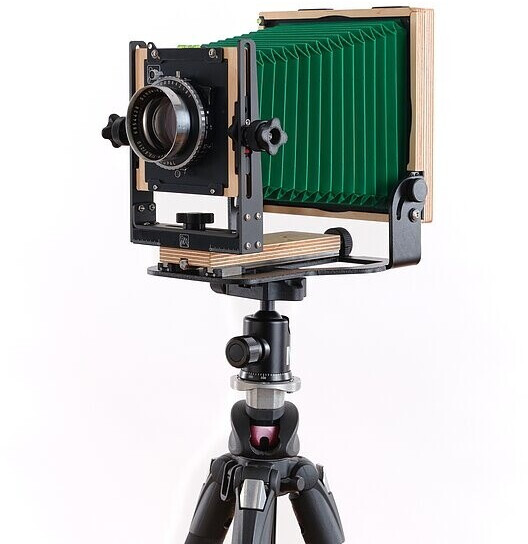 Intrepid Camera 4x5 grüner Balgen