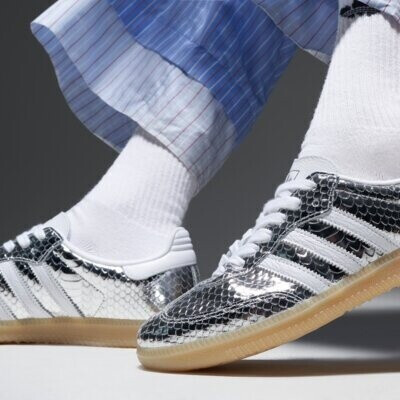 Adidas Samba OG silver metallic/cloud white/gum ab 129,00  |  Preisvergleich bei idealo.de