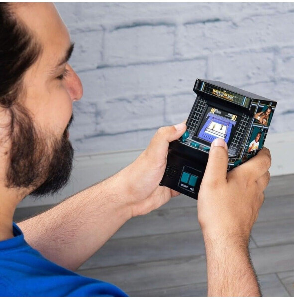 Basic Fun Arcade Classics Handheld Series WWE, Bild 7
