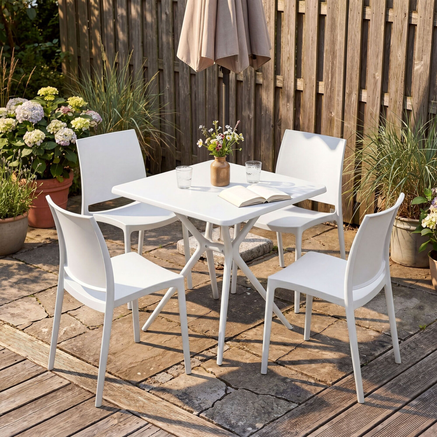 CLP Amino Gartenmöbel-Set 4 Stühle + Tisch, Kunststoff, stapelbar, weiß (328029) ab 211,99 € (Oktober 2026)