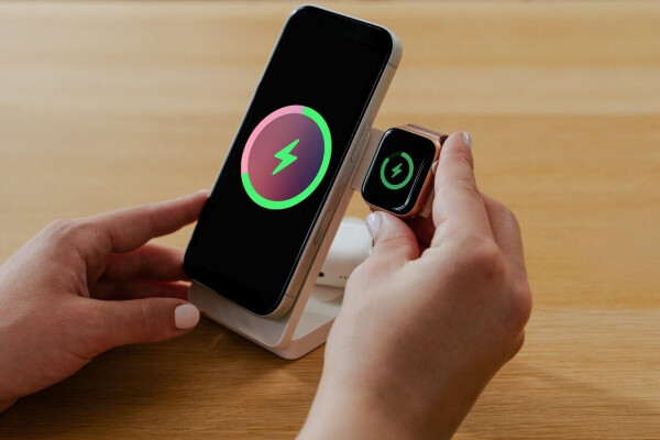 Verbatim Charge 'n' Go Qi2 3-in-1 Powerbank 10000mAh 30W weiß (32296), Bild 4