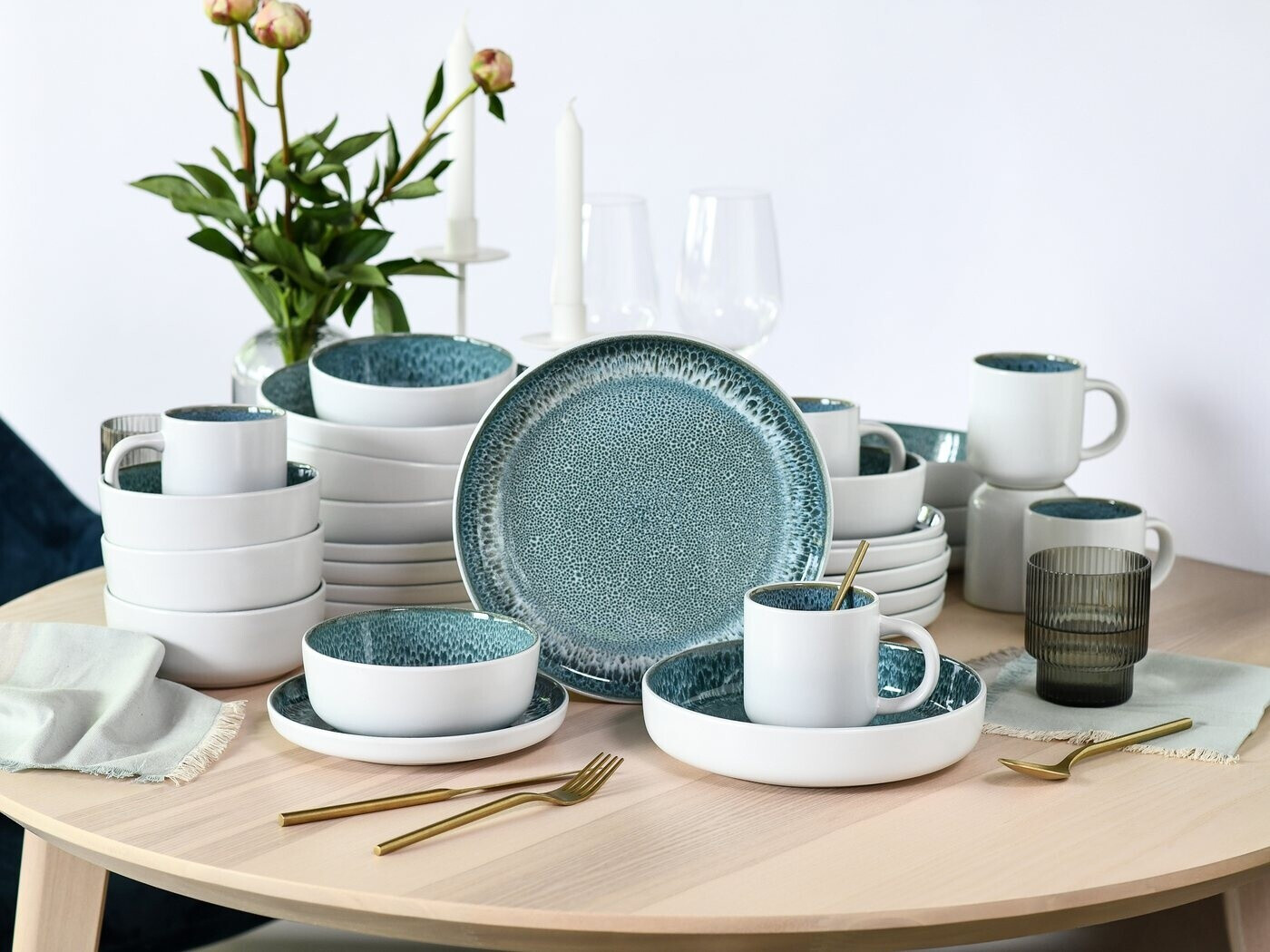 ikea regale schräge Schreibtischlösung mit 