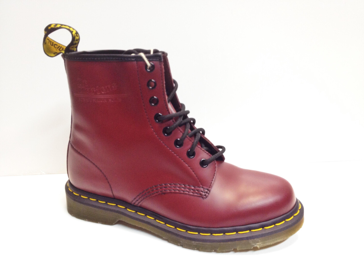 dr marten 1460 cherry red