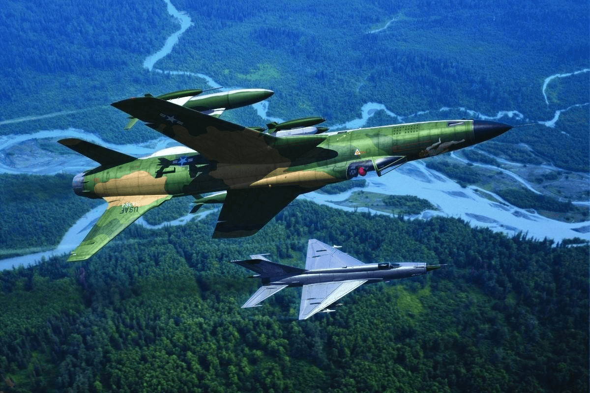 HobbyBoss Republic F-105D Thunderchief (80332)