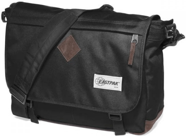 Eastpak Delegate into the out black