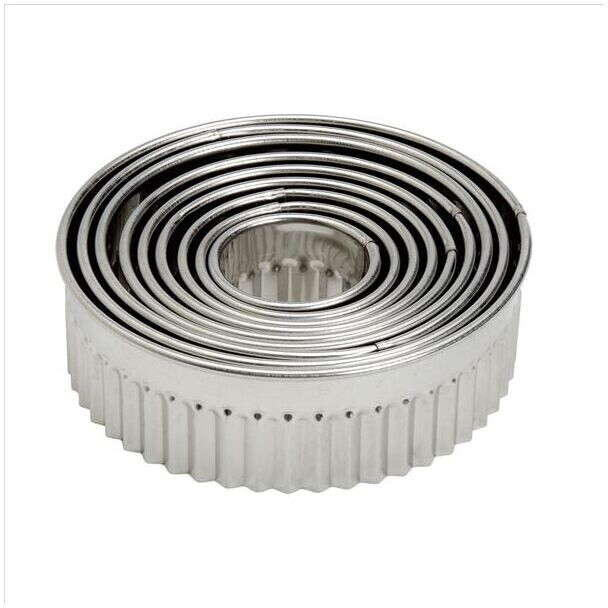 Lacor Boîte de 9 découpoirs cannelés