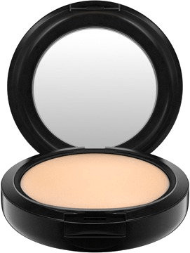 MAC Studio Fix Powder Plus Foundation - NC 20 (15 g)
