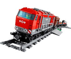 Soldes LEGO City - Le train de marchandises rouge (60098) 2024 au meilleur  prix sur