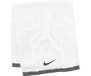 Oculto oscuridad Casa Nike Fundamental Towel Medium 40x80cm desde 22,49 € | Compara precios en  idealo
