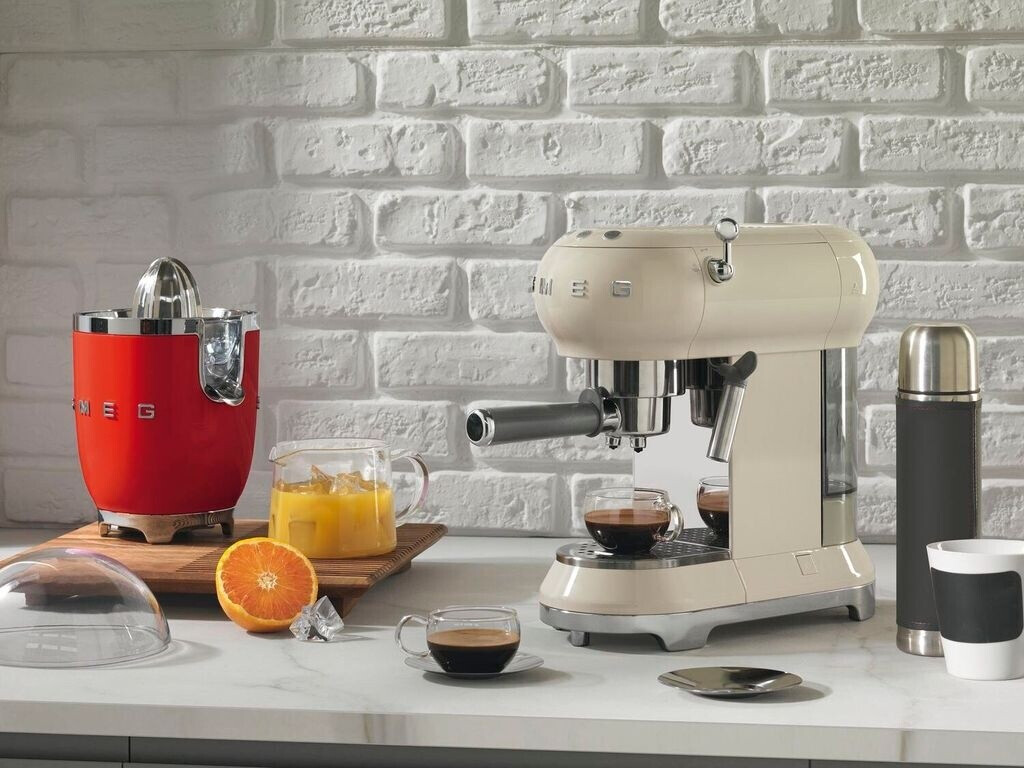 Smeg Smeg Retro Style Espresso Coffee Machine Cream - view 13