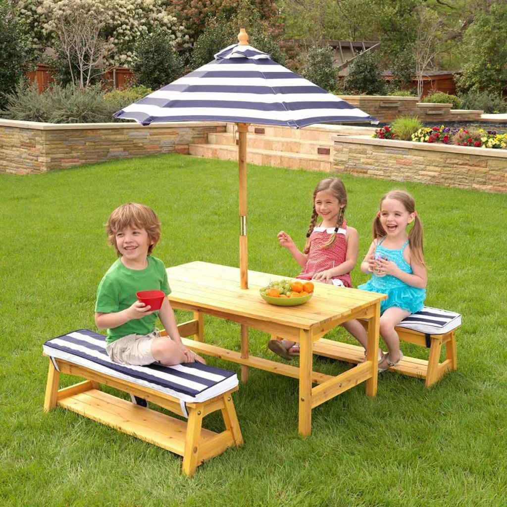 KidKraft Gartentisch und Bänke mit Sitzkissen und Sonnenschirm (00106) ab  214,12 € | Preisvergleich bei