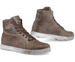 tcx street ace waterproof