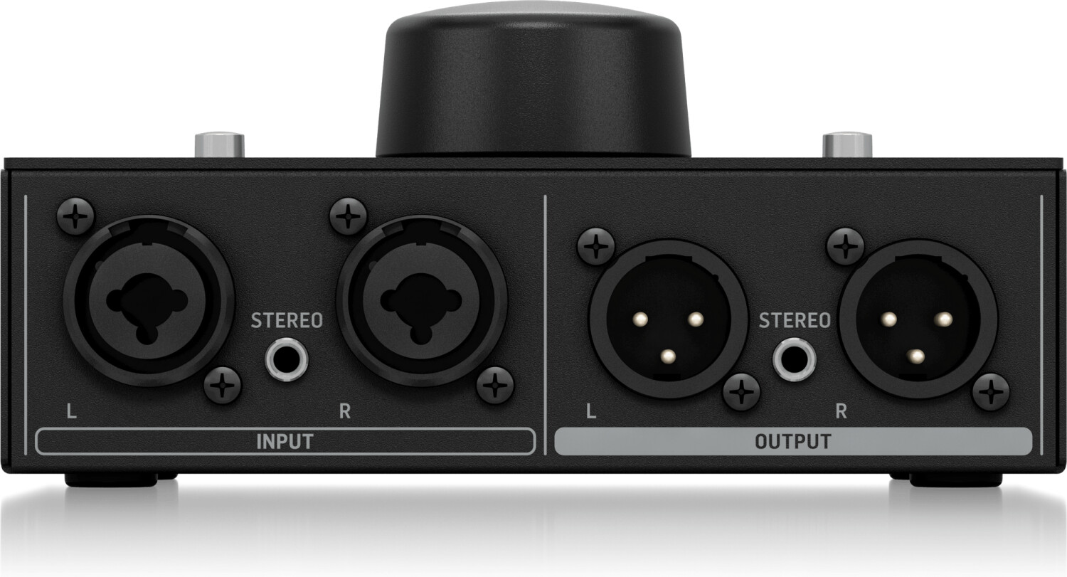 Behringer Monitor1