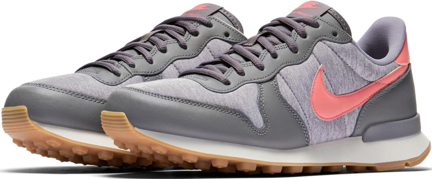 buy nike internationalist