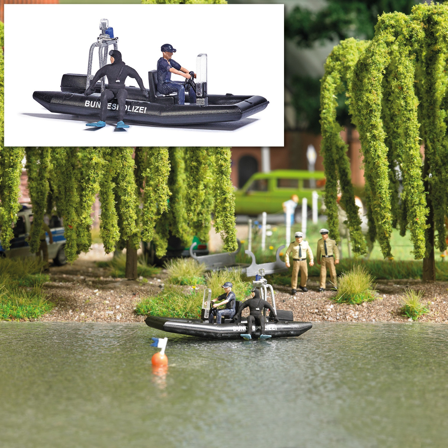 Busch Lake with Moving Police Boat (5485)