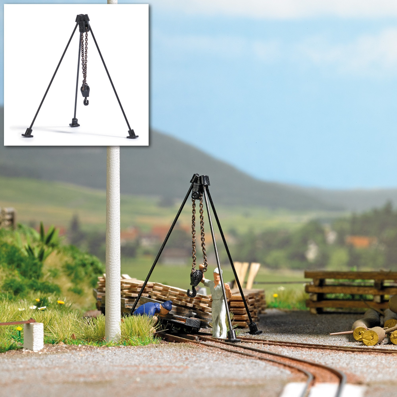 Busch Model Derrick with Chain Hoist (12374)