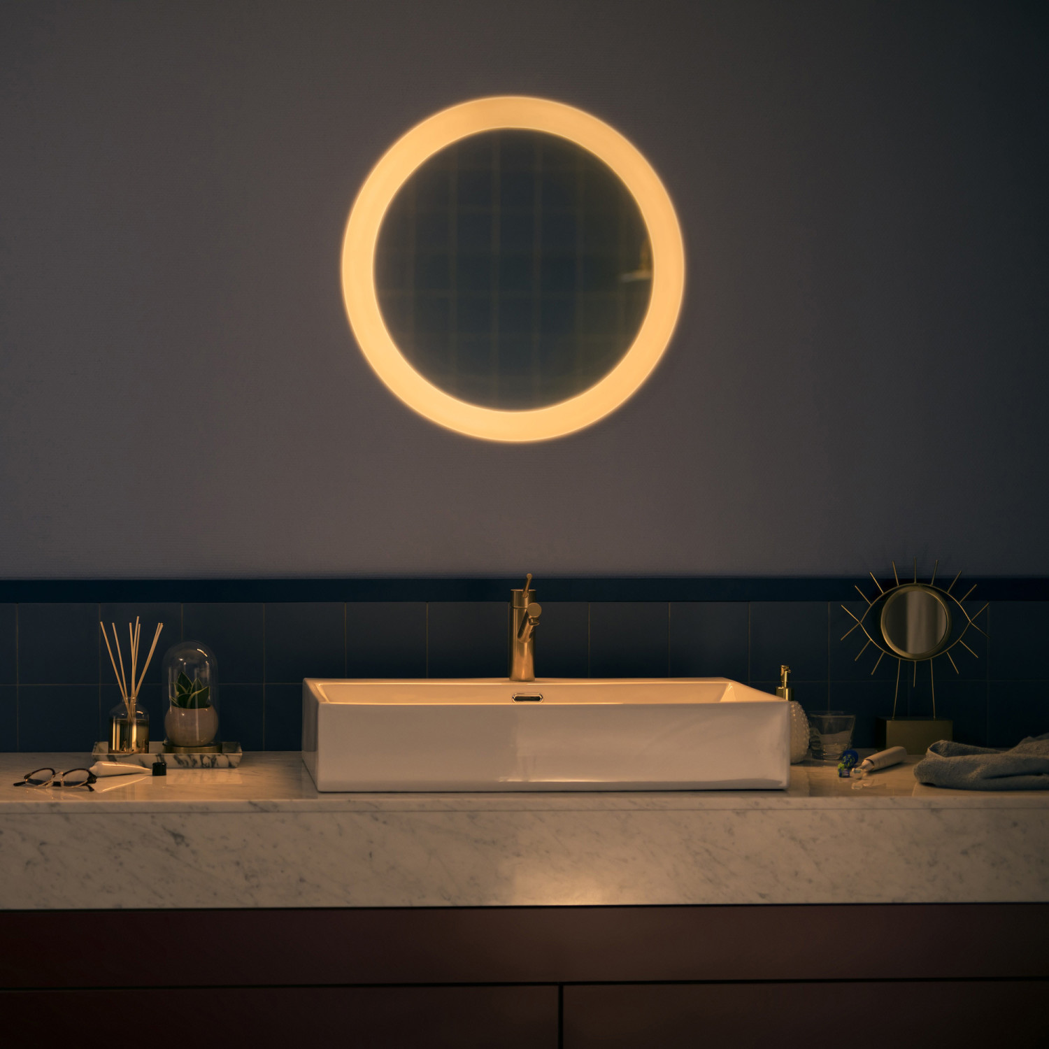 clairage pour miroir Philips Hue Adore LED Bathroom Lighted Mirror