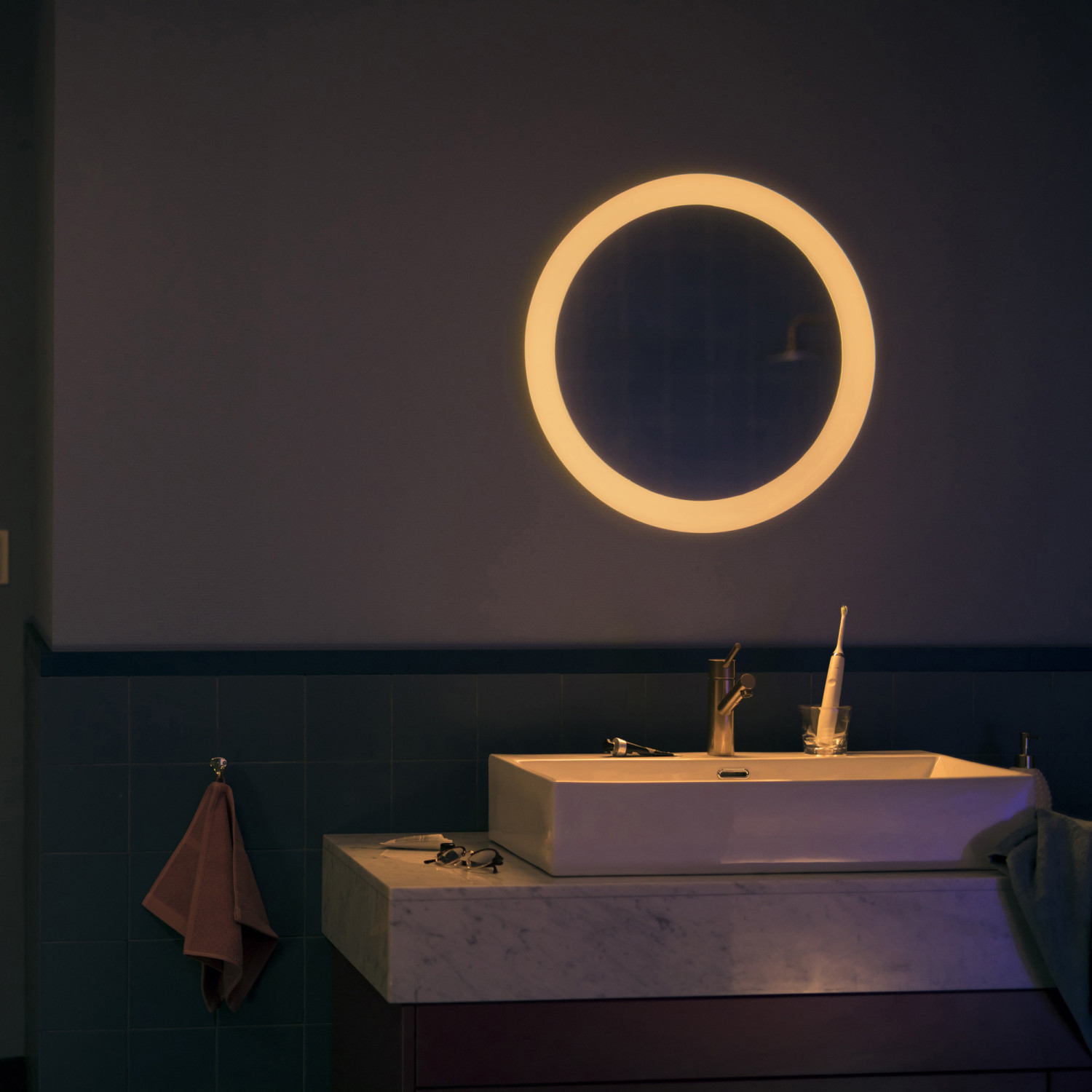 clairage pour miroir Philips Hue Adore LED Bathroom Lighted Mirror