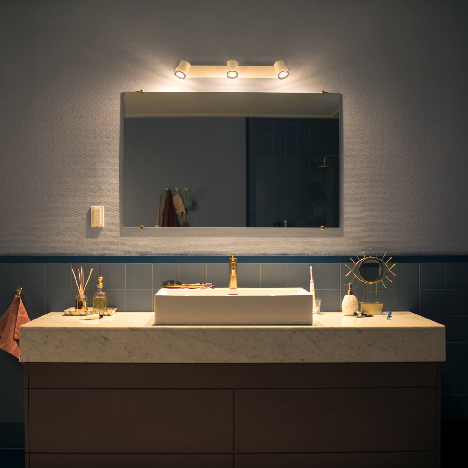 Philips Hue Adore Bathroom Light 3Spot (3436131P7) au meilleur prix