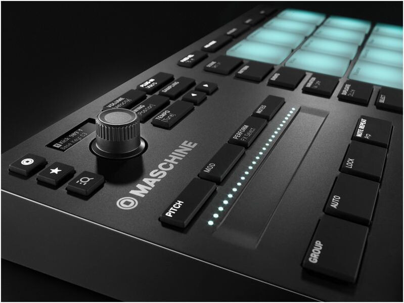 Native instruments maschine mk3. Maschine mk3. Драм машинка диджей. Native instruments. Обои на рабочий стол киберпанк