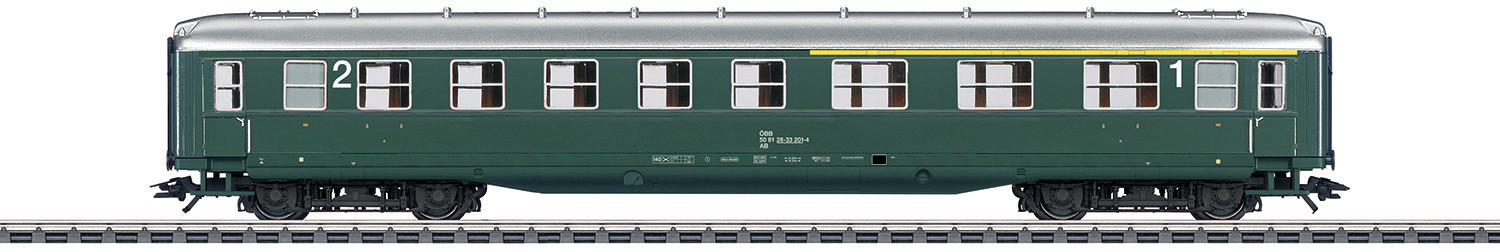 Märklin Schürzenwagen / Skirted Passenger Car, 1st/2nd Class (43213)