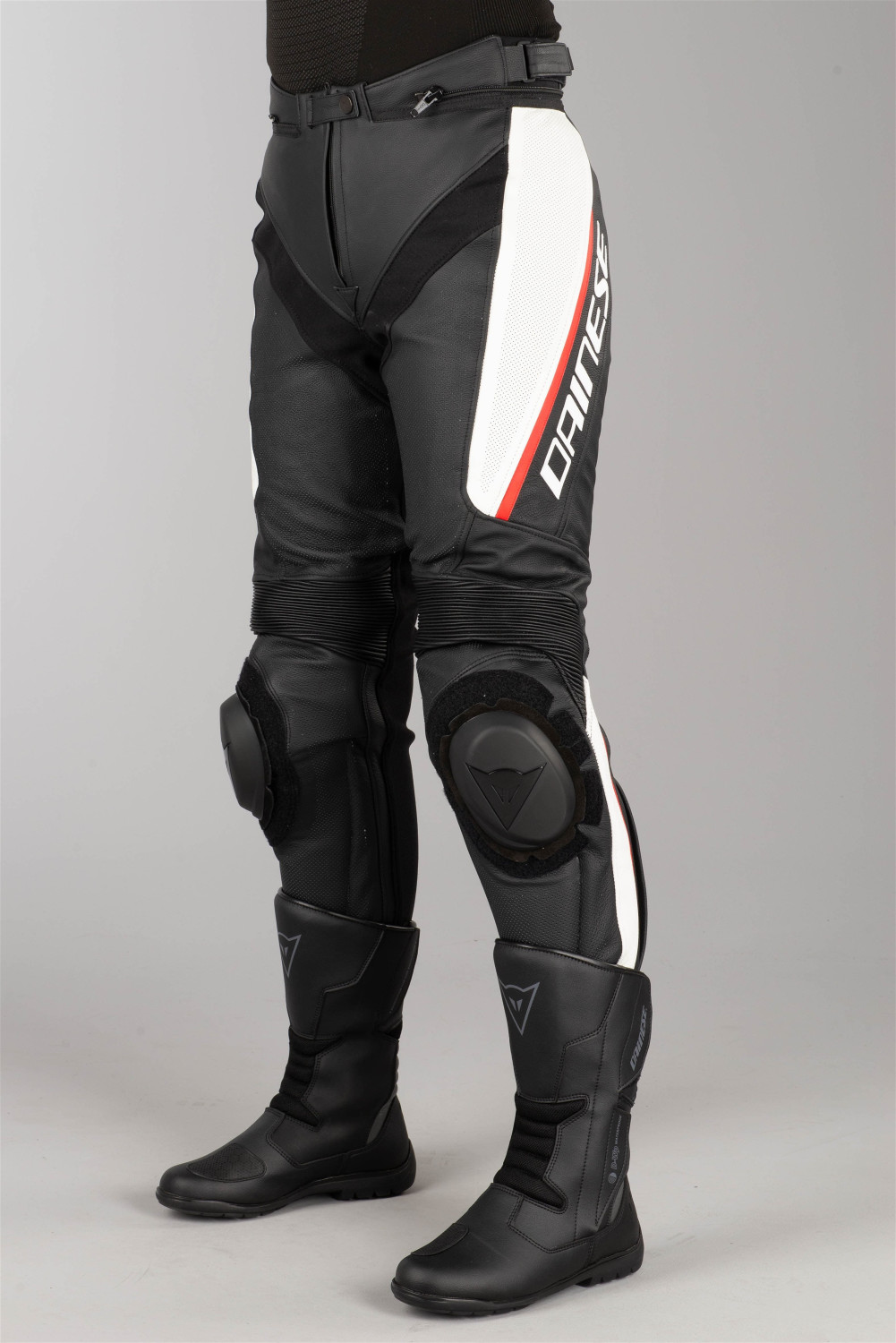 Dainese DELTA 3 Lady black/white/red a € 335,97 (oggi)