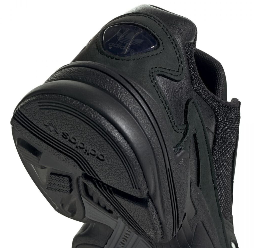 Adidas Falcon Women core black core black grey au meilleur prix