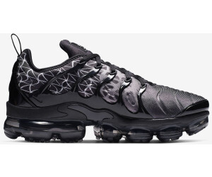 nike vapormax plus black white