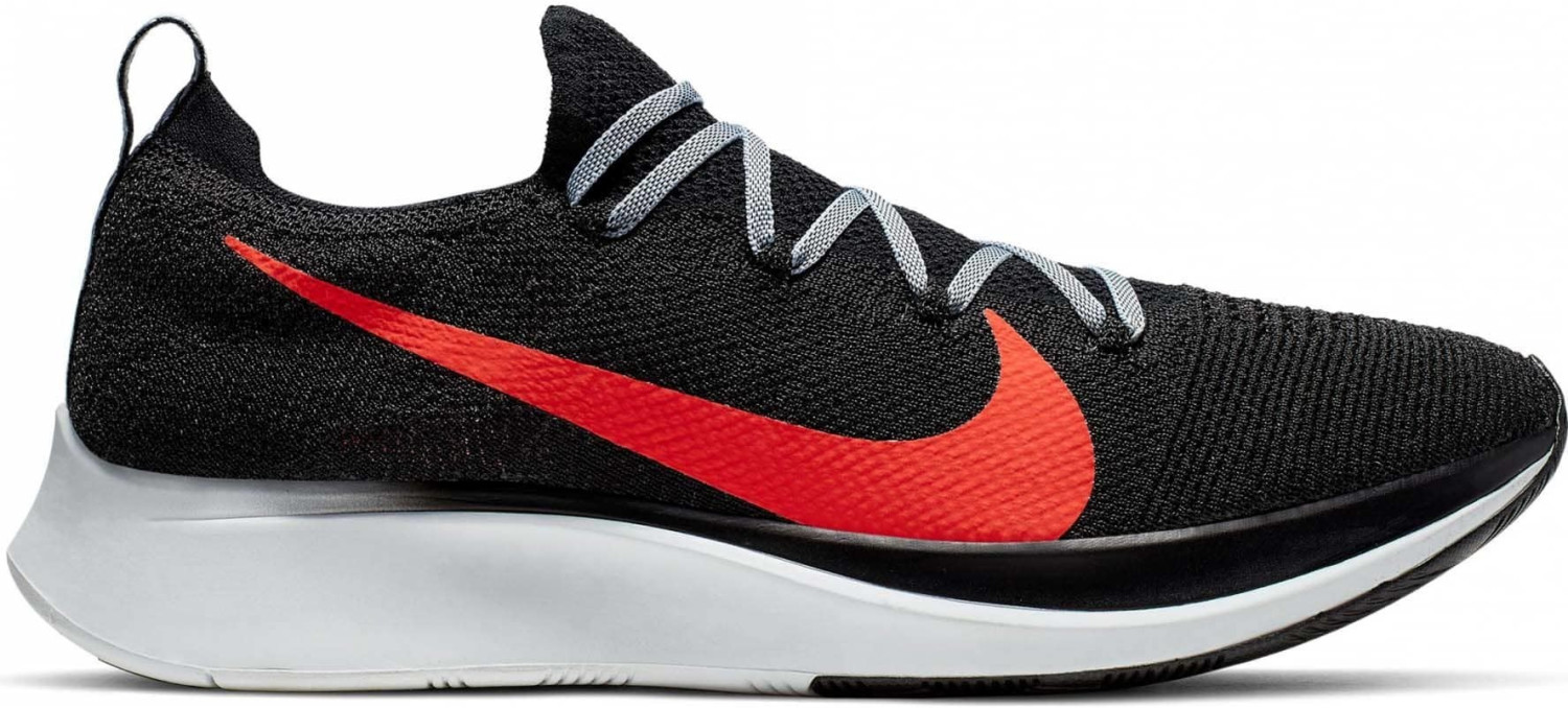 zoom fly flyknit carbon plate