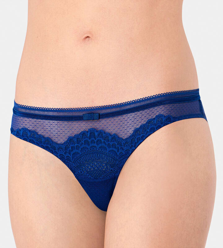 Triumph Darling Spotlight Brazilian Brief