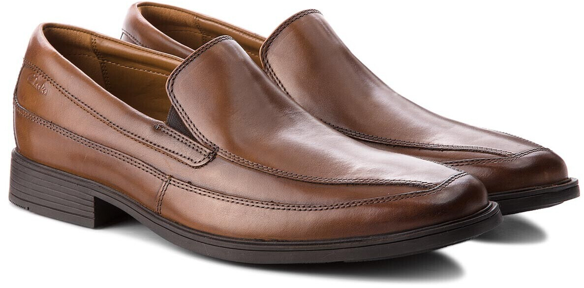 Clarks Tilden Free dark tan leather