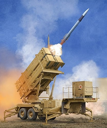 Trumpeter US M901 Launching Station w/MIM-104F Patriot SAM System PAC-3 (01040)