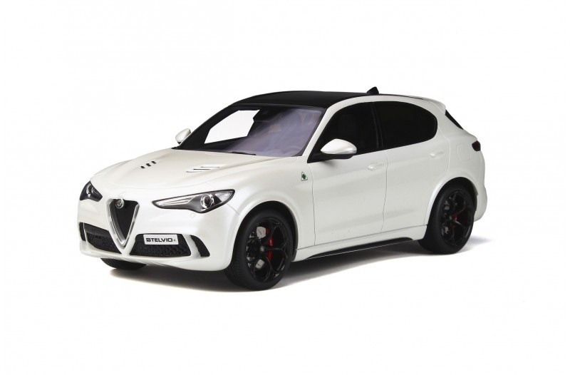 OttOmobile Alfa Romeo Stelvio Quadrifoglio blanc 1:18 (OT380)