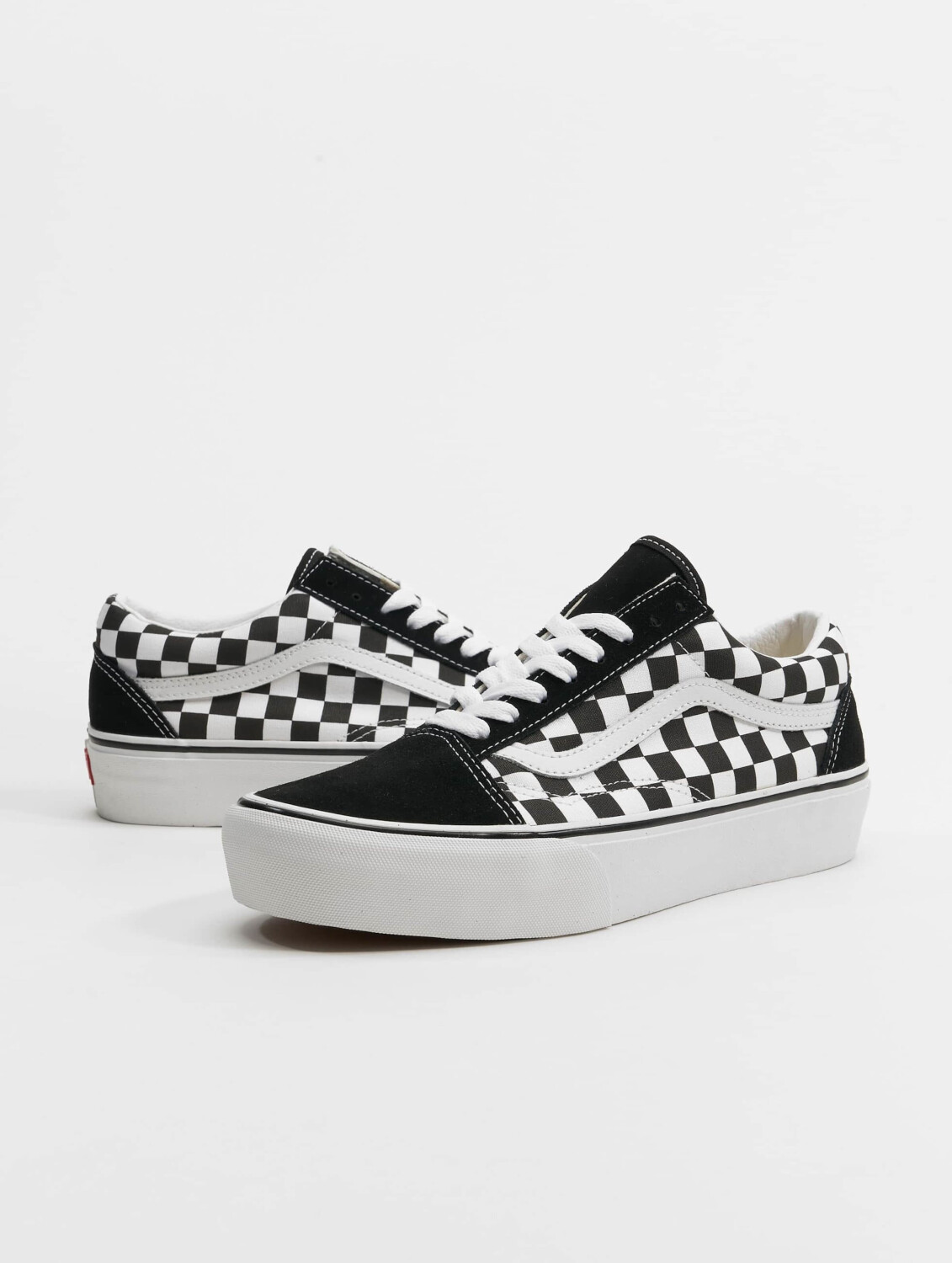 Vans old skool black with cheap checkerboard laces sneakers