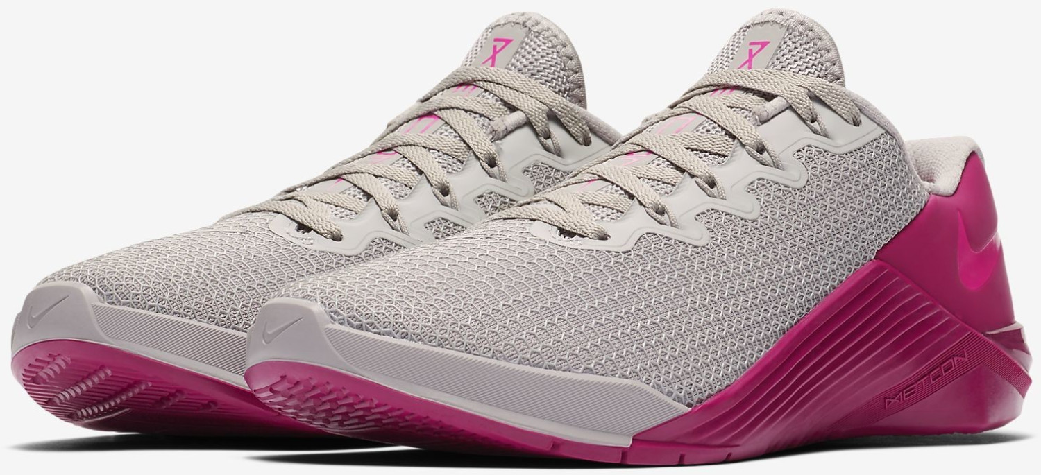 Buy Nike Metcon 5 Women Atmosphere Grey/Pink Blast/True Berry from £109 ...