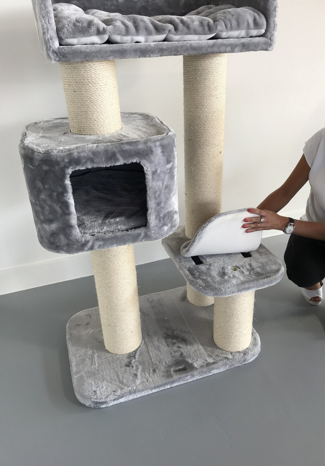 RHRQuality Cat Tree Devon Rex Light Grey