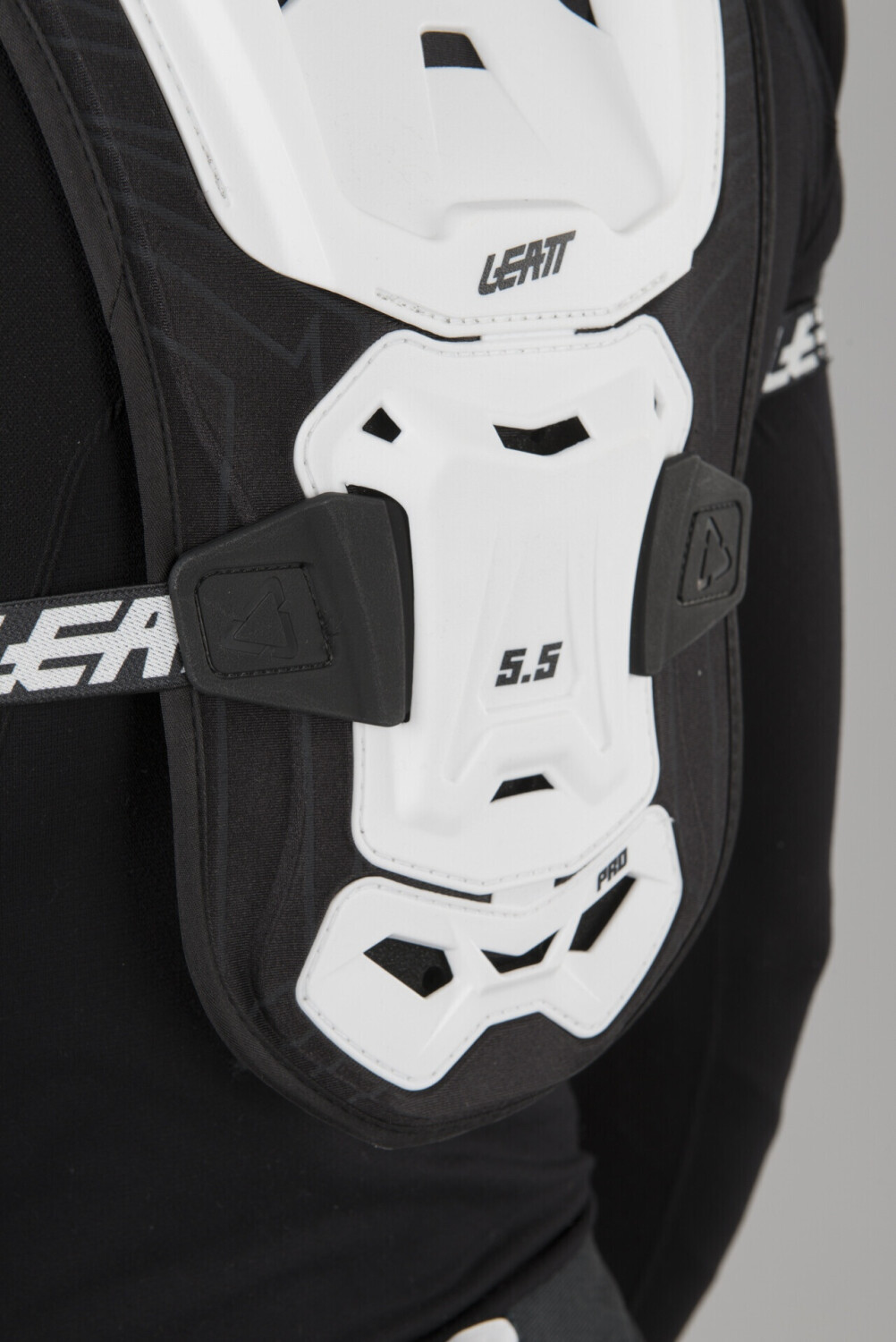 Leatt 5.5 Pro - white/black