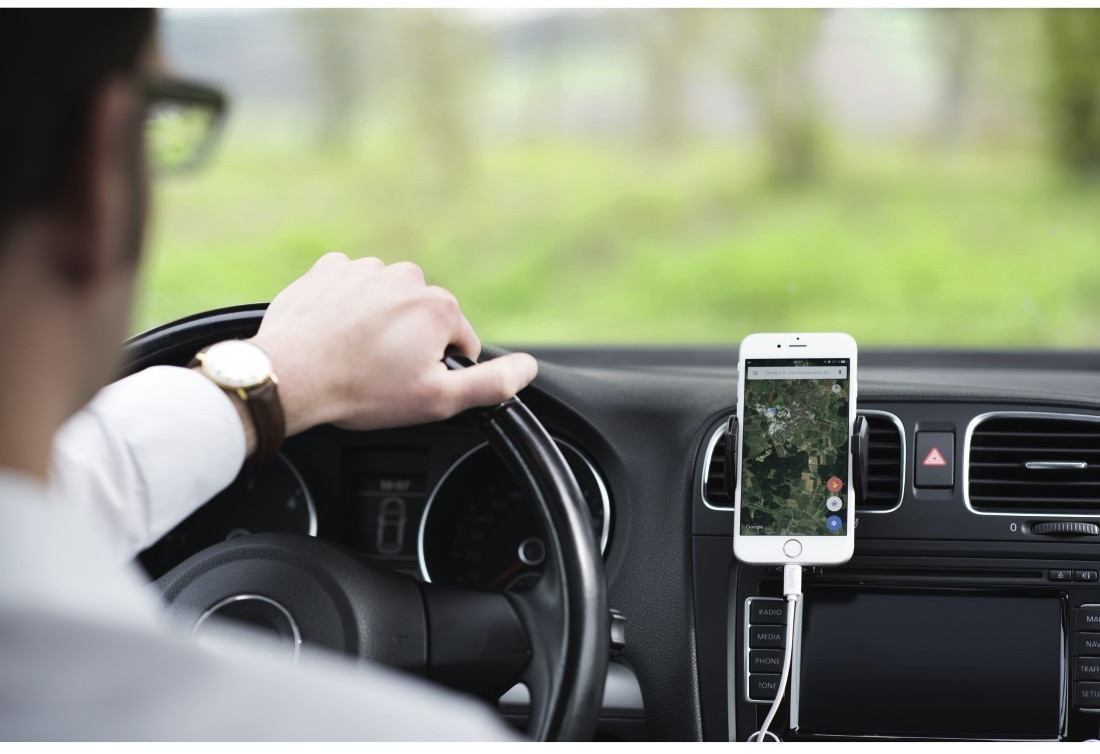 Hama Smartphone-Halterung »Auto Handyhalterung Move für Lüftung,  universal bis 9 cm Breite« ➥ 3 Jahre XXL Garantie